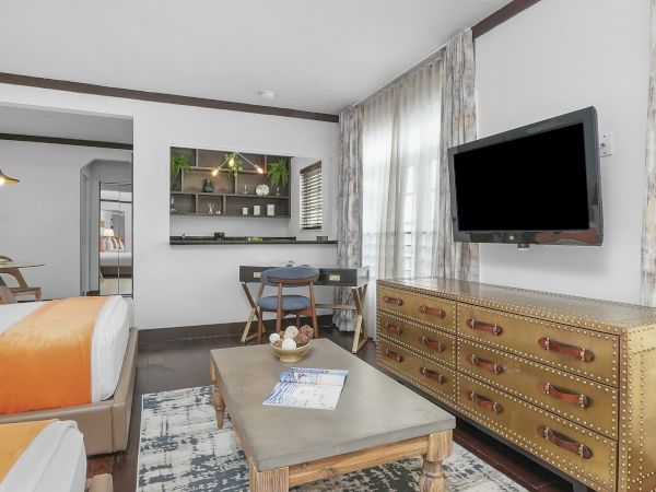 Lincoln Arms Suites