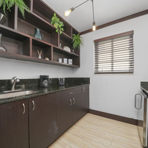 Lincoln Arms Suites